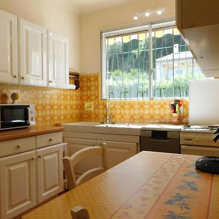 Villa Charming 2-bedroom 'miami' With Parking Antibes