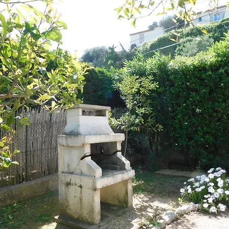Charming 2-bedroom 'miami' With Parking Αντίμπ